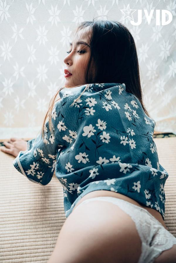 JVID写真-乳神Jenny床上的优雅露出(4)