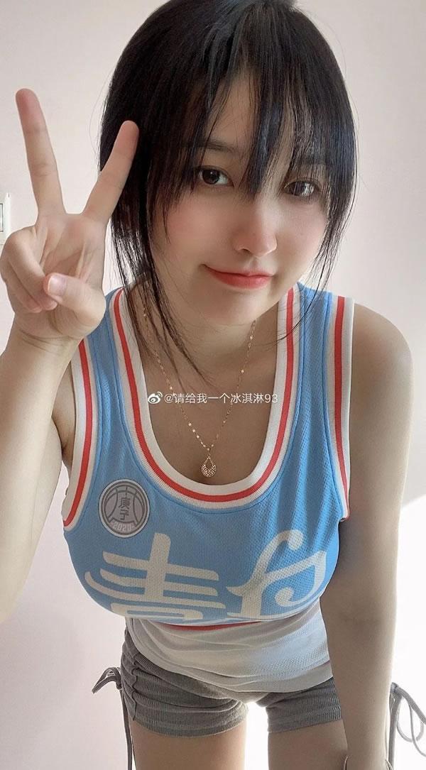 网红反差表抖音女神冰淇淋私拍图集(25)