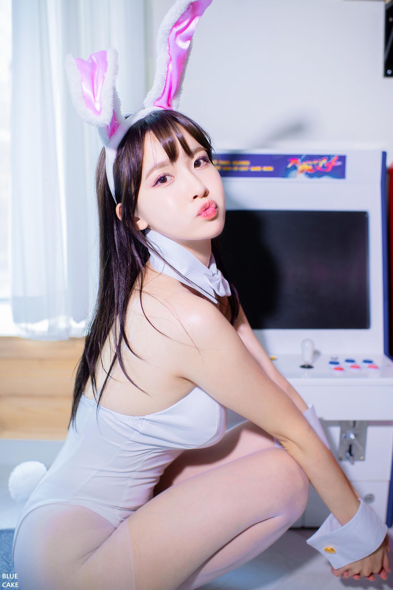 Lee Ahrin 이아린, BlueCake ‘White Black Bunny’ Set.01(41)