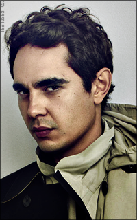 Max Minghella 8pQ8nMf2_o