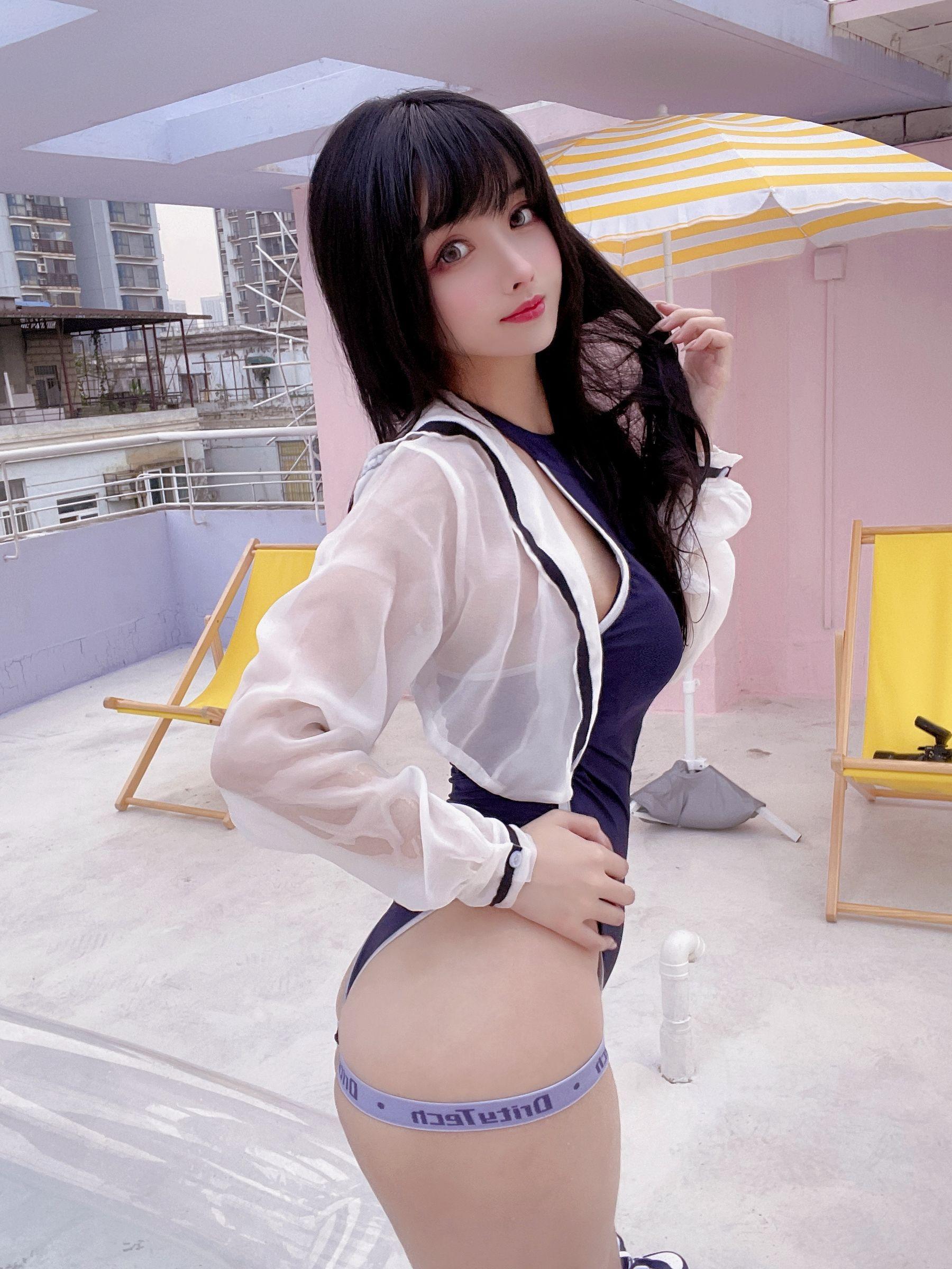 [网红COSER] rioko凉凉子 – 天台竞泳(44)