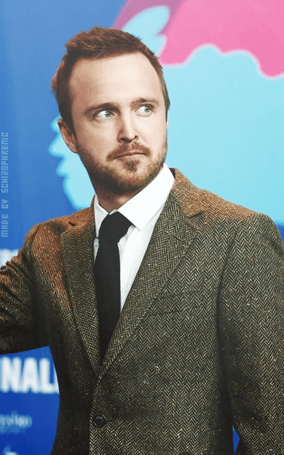 Aaron Paul 8ZWfR6Hp_o