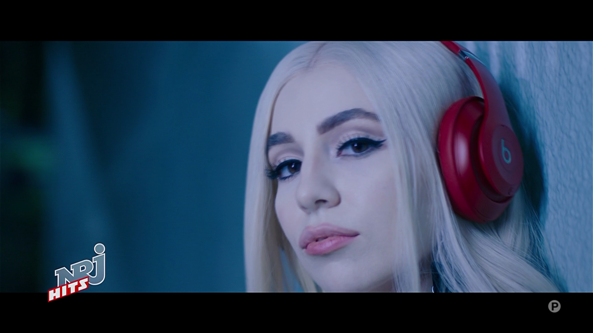 Песня whatever ava max