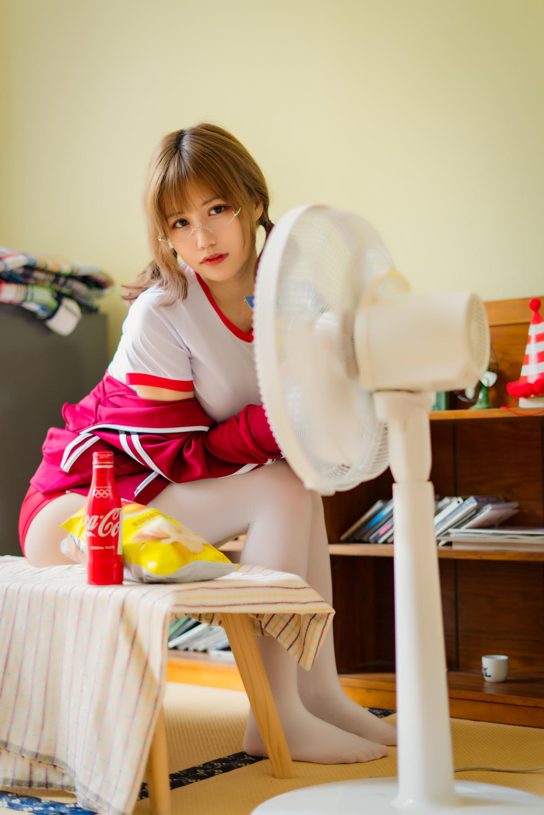 [网红COSER] 小仓千代w – 红色体操服 写真集(19)