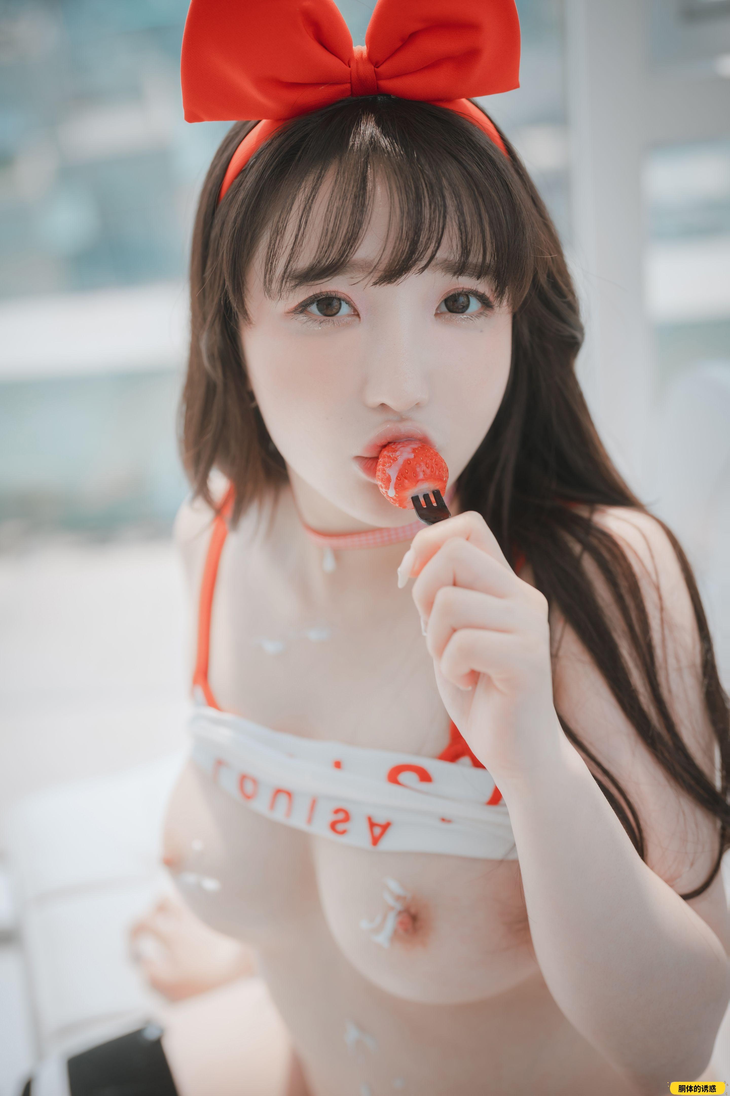 孙乐乐 Strawbeery Girl