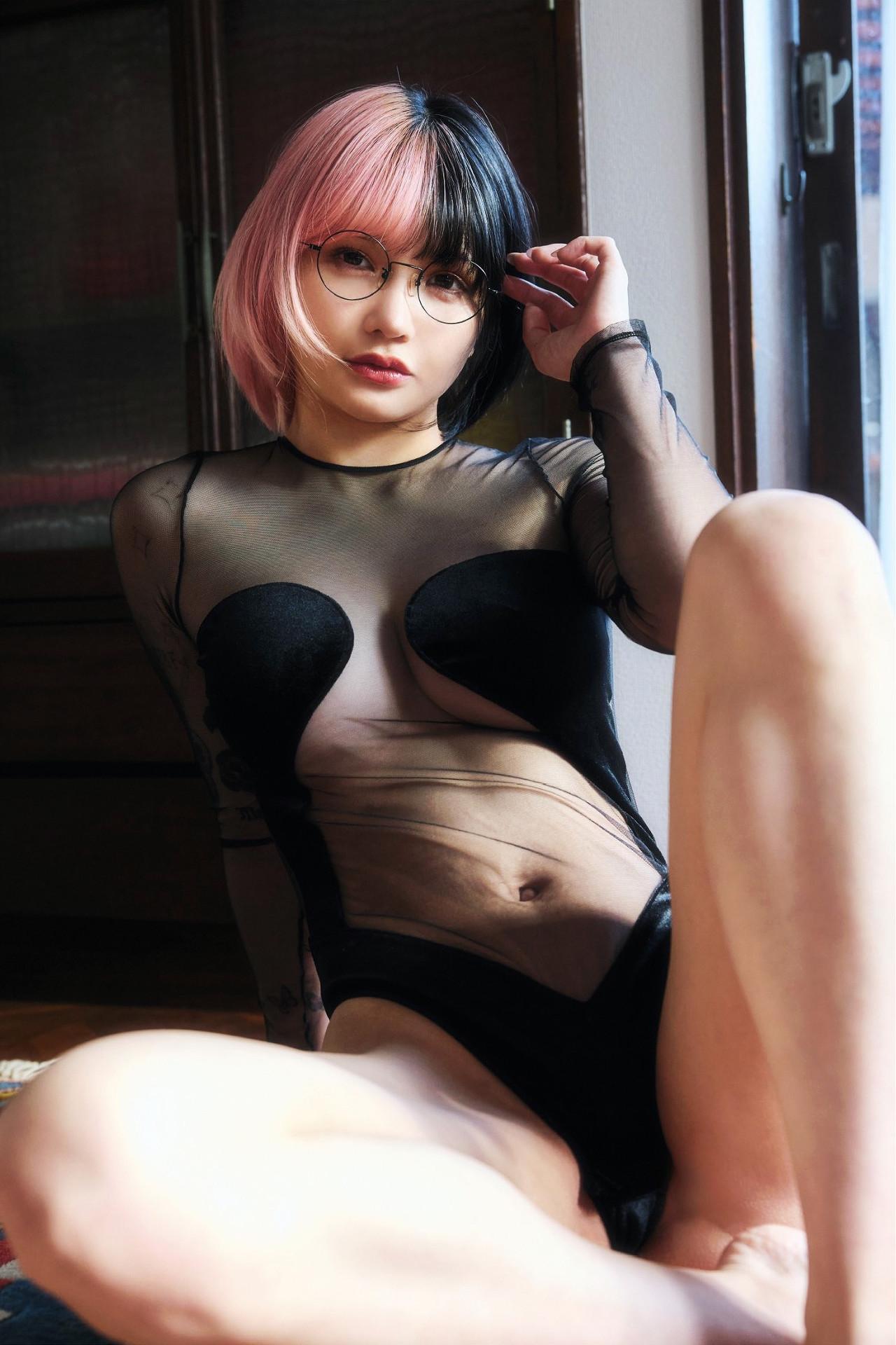 Chukimeroday ちゅきめろでぃ, グラビア写真館SPECIAL 「ちゅきになる、カラダ」(19)