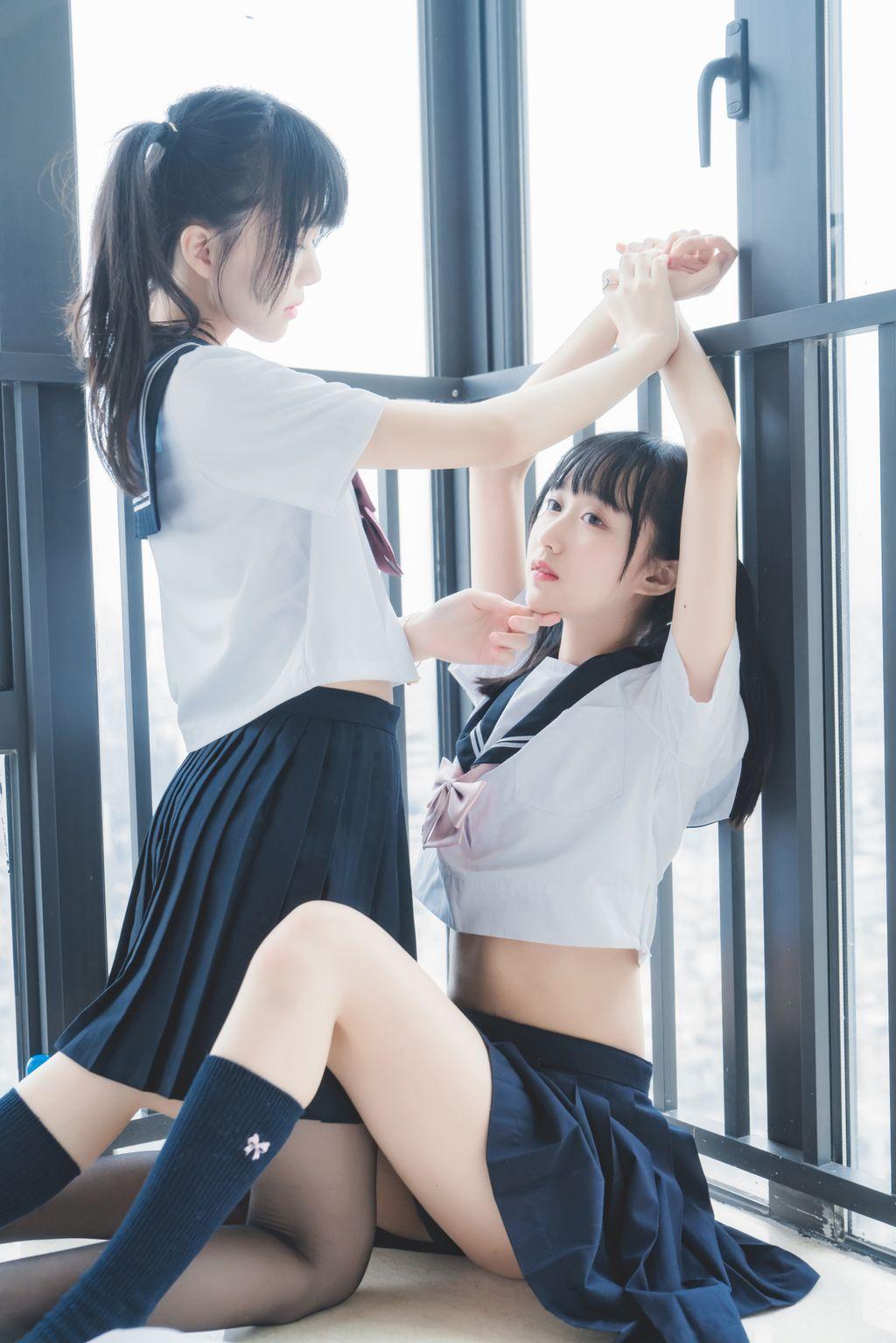 Coser @ 桜 桃 喵 Vol.047: 制服 双子 (38 photos)(27)