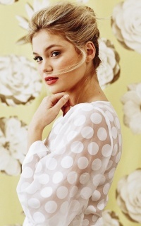 Olivia Holt RcBWawC6_o