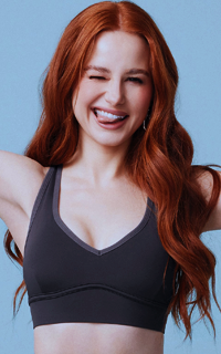 Madelaine Petsch Hk2P4fjF_o