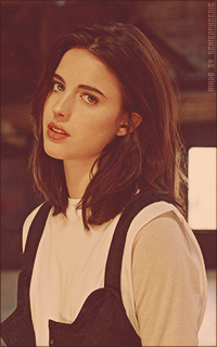 Margaret Qualley IEIqGUnP_o