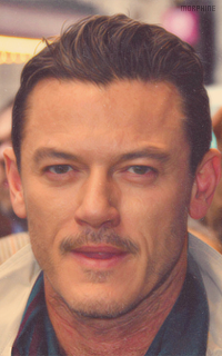 Luke Evans - Page 10 IqfBCeXH_o