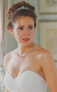 Alyssa Milano 5mcycYNS_o