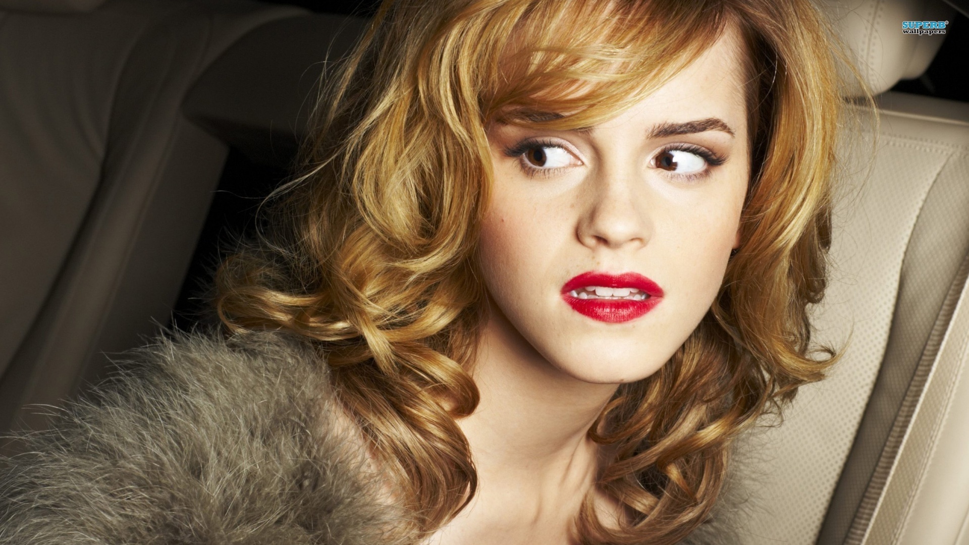 Emma Watson Best Closeup Wallpapers Set 317