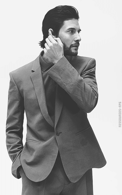 Ben Barnes - Page 2 NesGwkVe_o