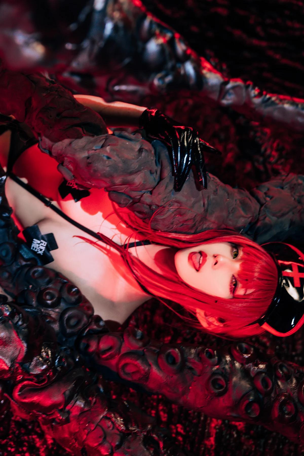 Cosplay Natsuko夏夏子 – 玛奇玛护士(67)