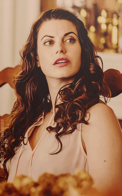 Meghan Ory B7WaqV3S_o