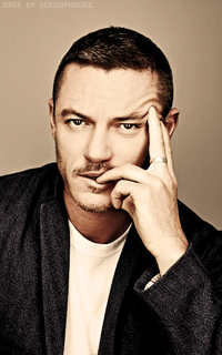 Luke Evans Y5Xp2bfO_o