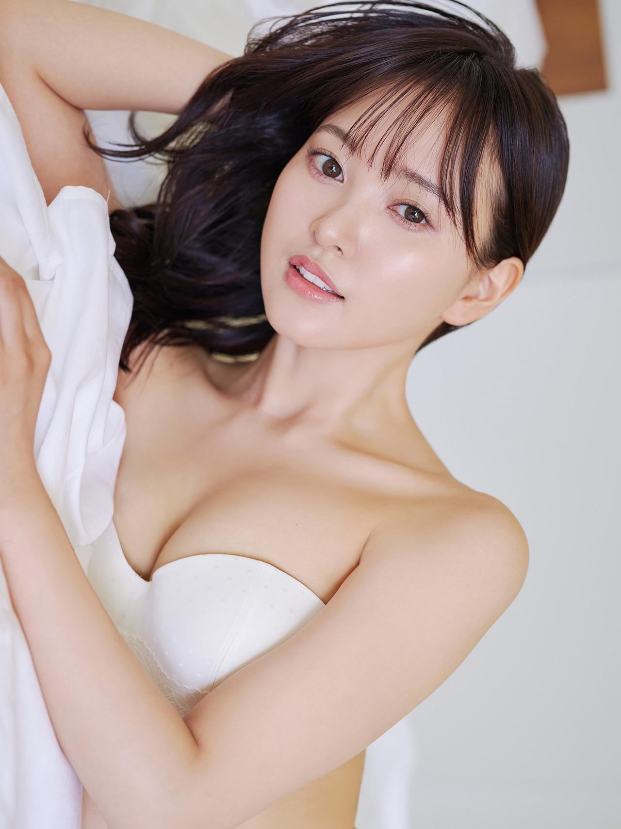 Haruka Kodama 兒玉遥, FLASHデジタル写真集 「純白を抱いて」 Set.01(6)