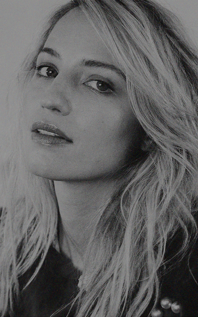 Dianna Agron - Page 2 3ER5fV2e_o