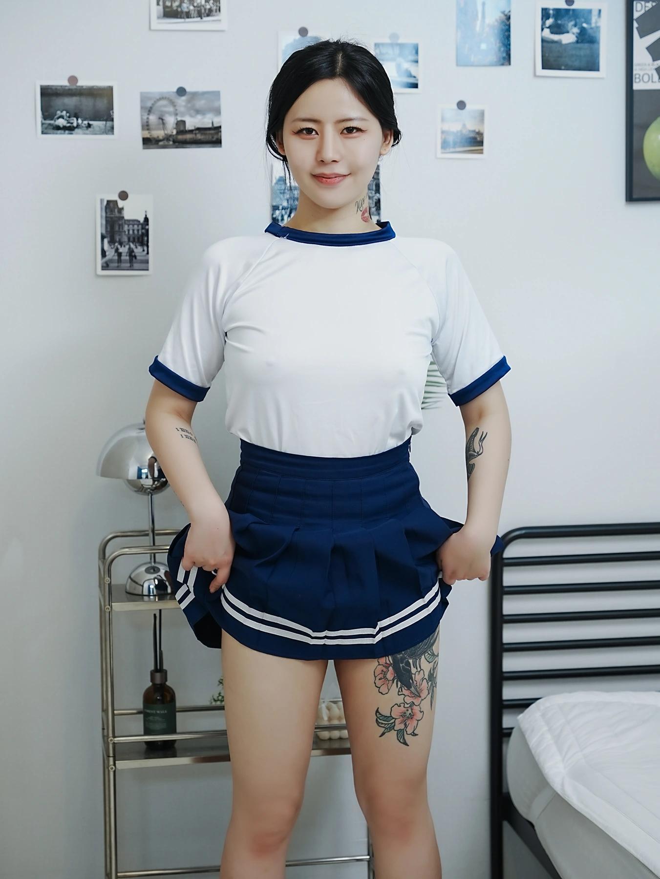 Choi Ri 최리, Photobook Vol.01 「Bloomers」 Set.01(25)