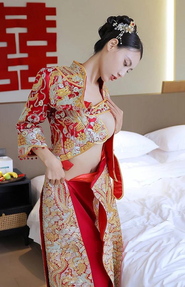 秀人女神lingyu69新婚之夜美丽娇妻私购流出(6)