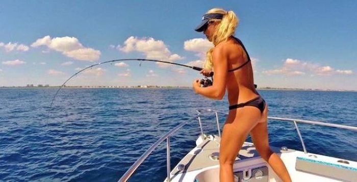GIRL FISHING NNjQsPVK_o
