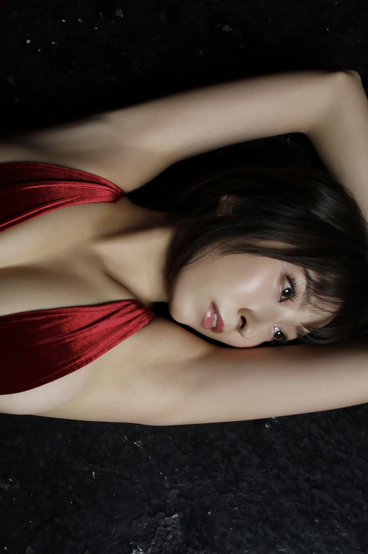 Saki Ogata 緒方咲, 写真集 「美脚の天使」 Set.03(19)
