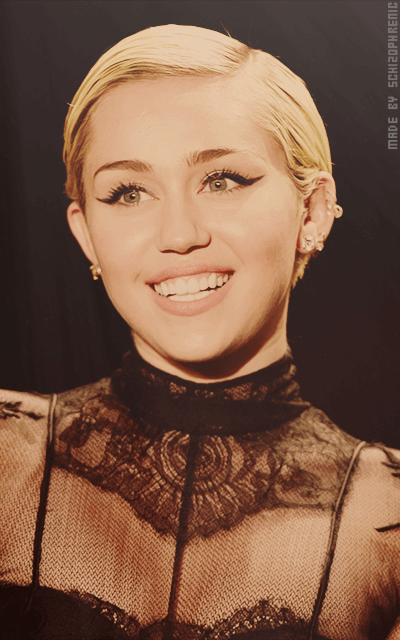 Miley Cyrus OUllitT8_o