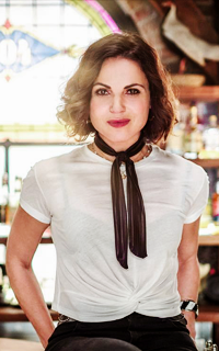 Lana Parrilla 2LfqPCWD_o