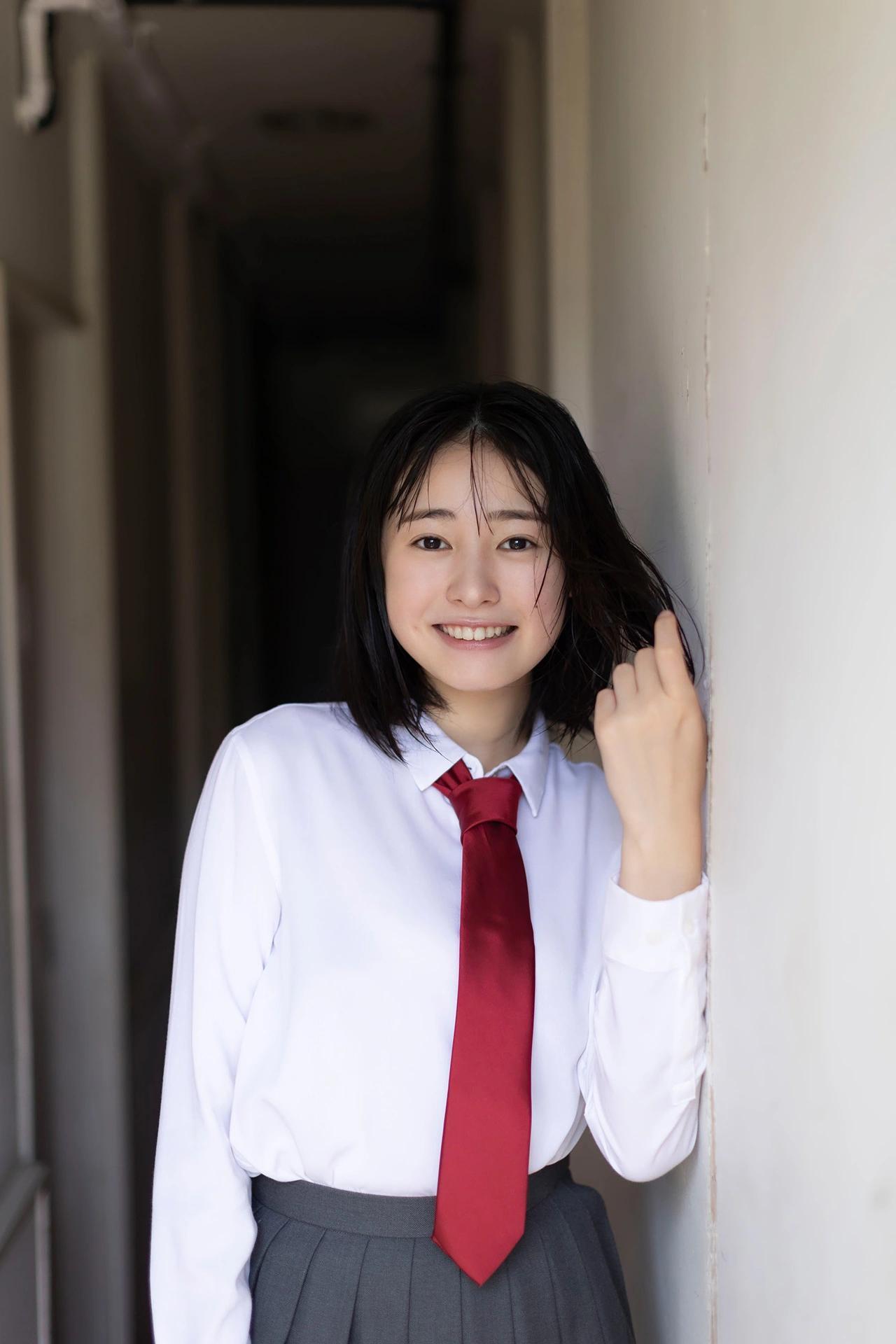 Miu Shirahama 白濱美兎, FLASHデジタル写真集 「ちょっぴりオトナ」 Set.03(1)