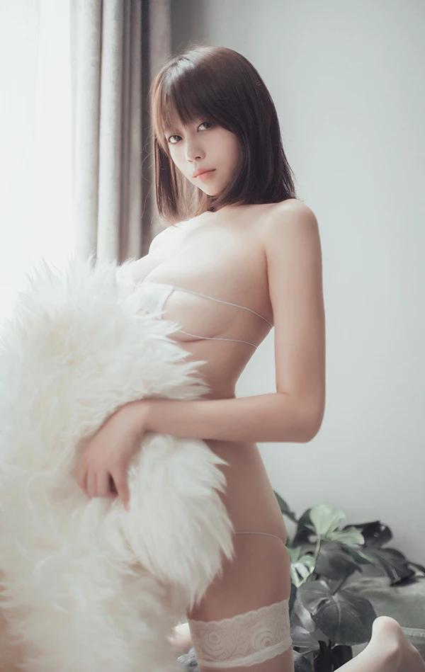 网红美女奈汐酱nice 超小比基尼(24)