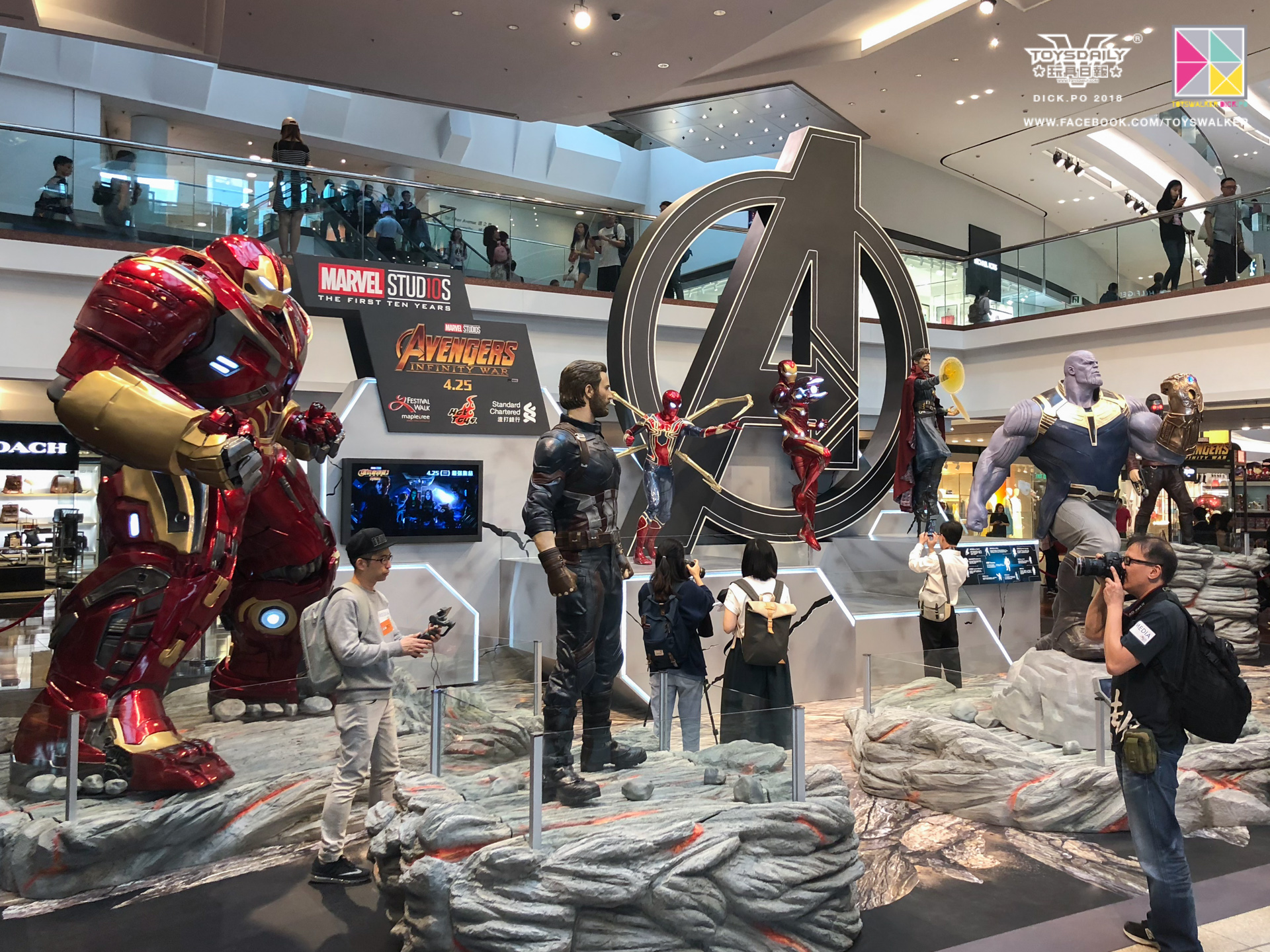 Exhibition Hot Toys : Avengers - Infinity Wars  V0DKskoC_o