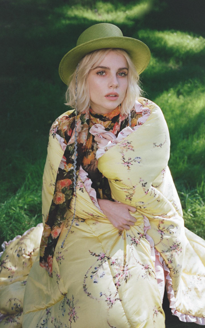 Lucy Boynton - Page 2 YkQcUvDe_o