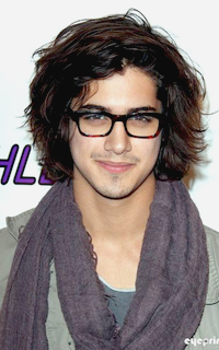 Avan Jogia DZ41mc9x_o