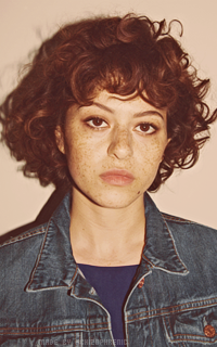 Alia Shawkat Ksmq9FYT_o