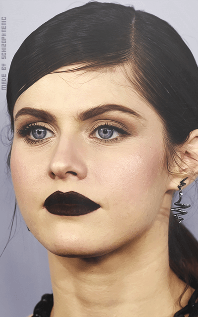 Alexandra Daddario Wzr1uRIe_o