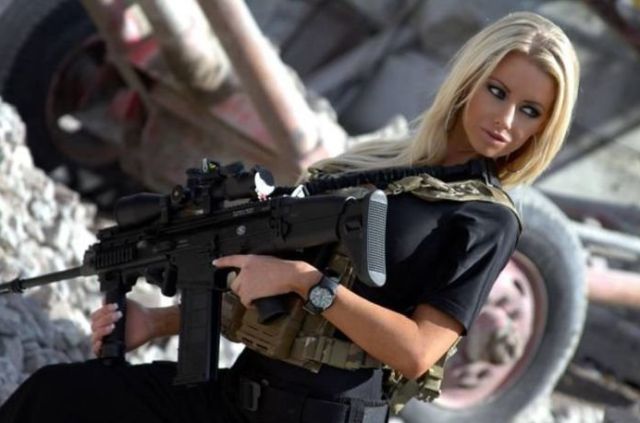 WOMEN WITH WEAPONS...9 Jw0Oat9W_o