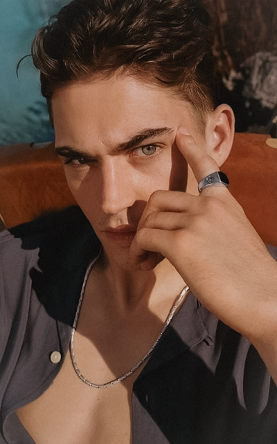 Hero Fiennes-Tiffin Y9i059XF_o