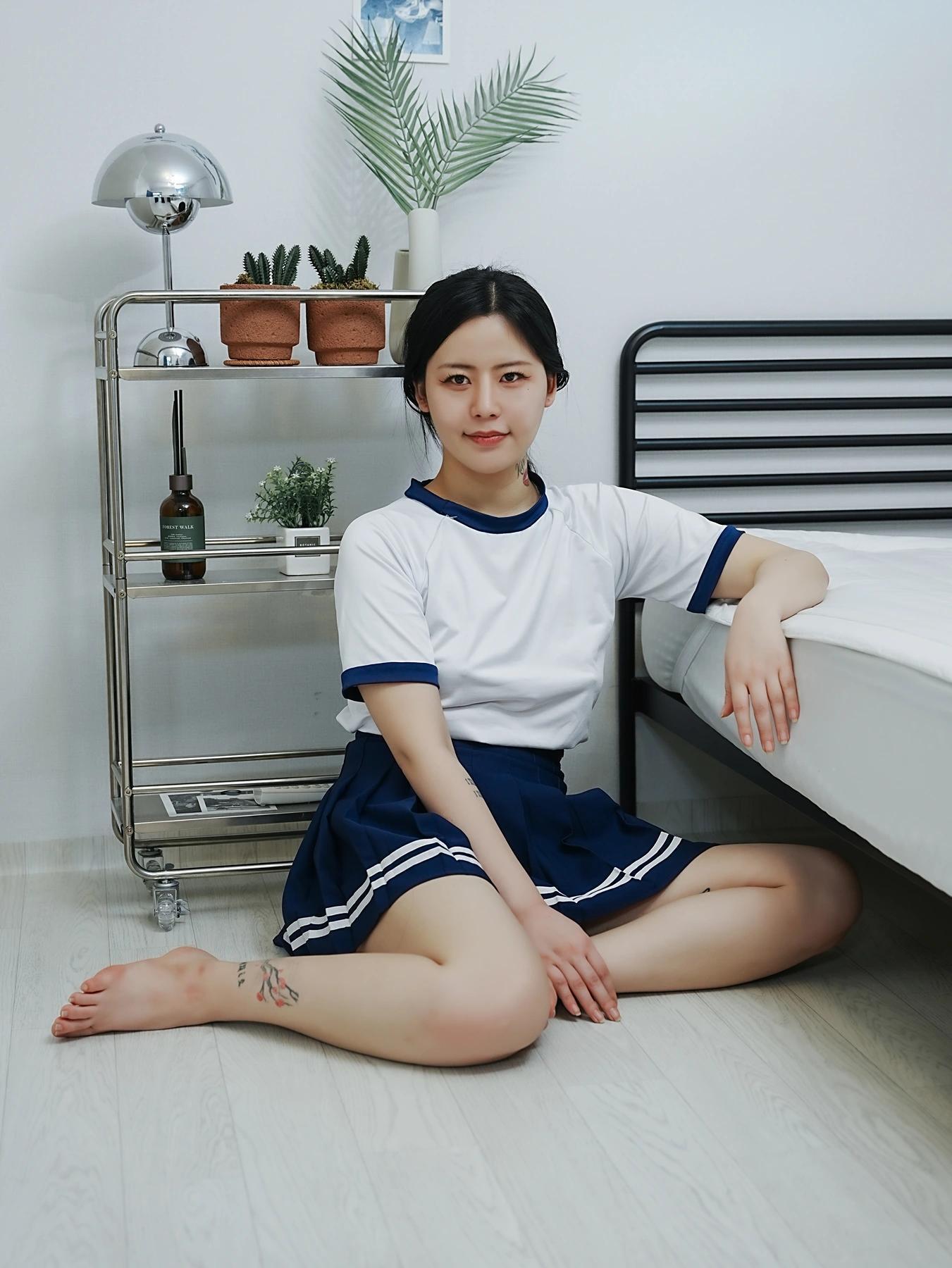 Choi Ri 최리, Photobook Vol.01 「Bloomers」 Set.01(40)
