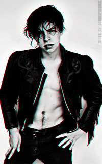 Cole Sprouse JDIvg8of_o