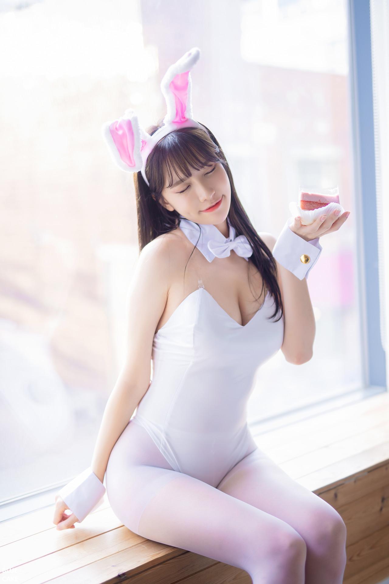 Lee Ahrin 이아린, BlueCake ‘White Black Bunny’ Set.01(57)