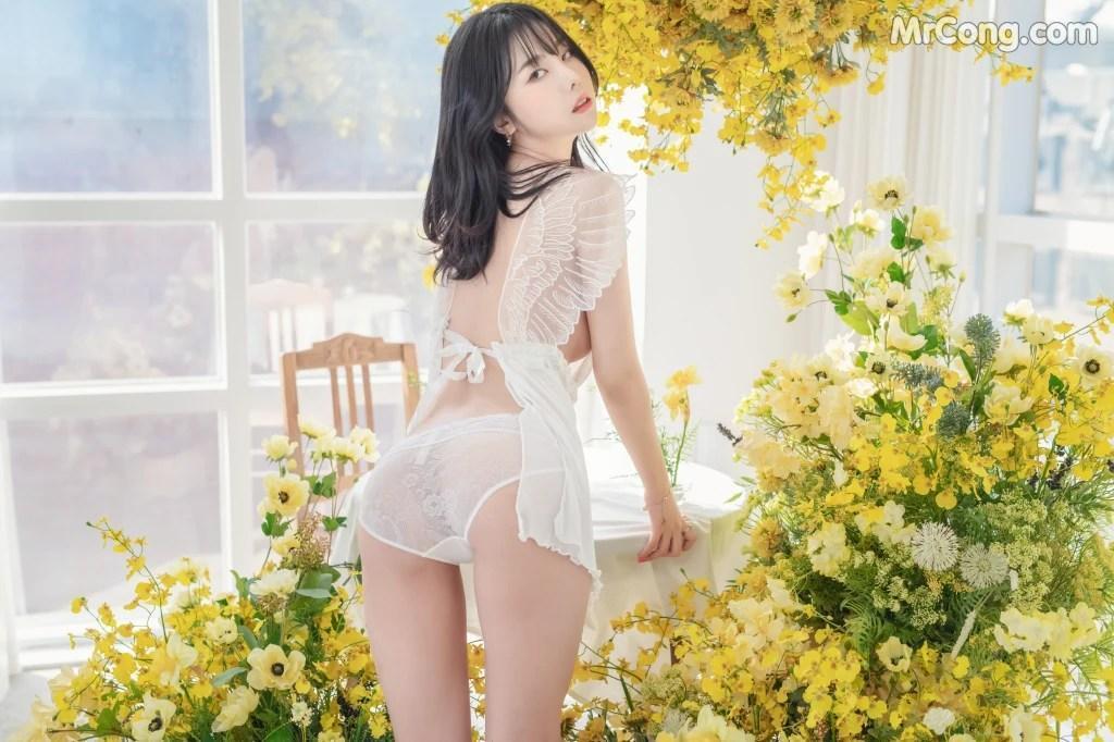 [Patreon] Yuna (유나): Flowers (26 photos)