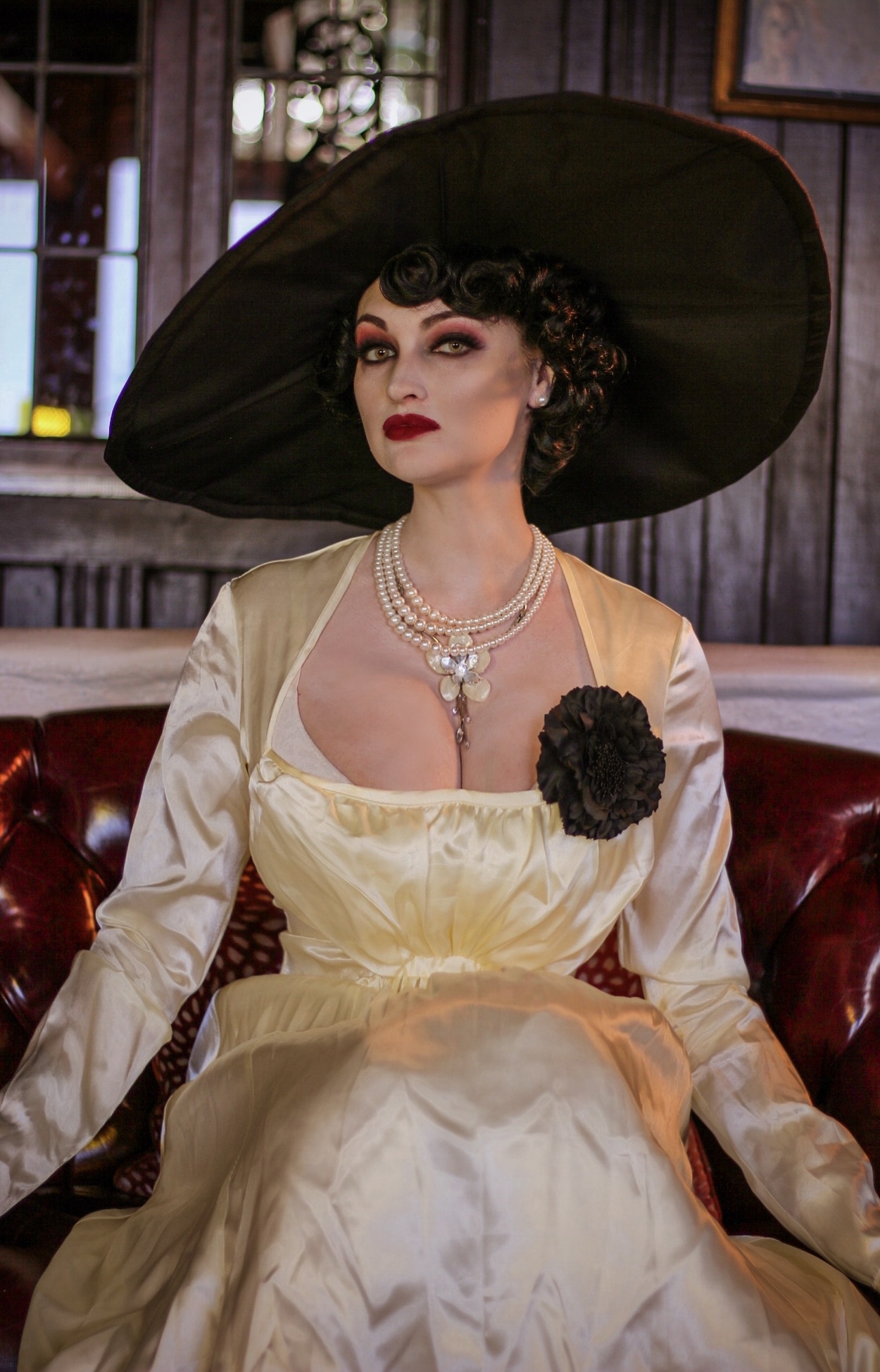 Anna Faith - Lady Dimitrescu