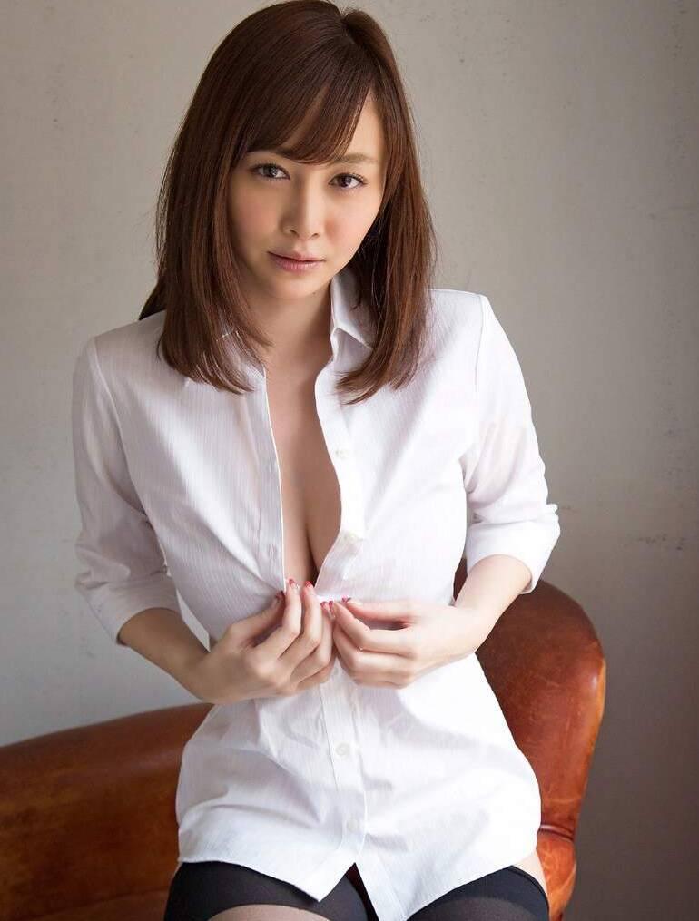 日本靓女杉原杏璃风韵动人美胸诱惑写真(8)