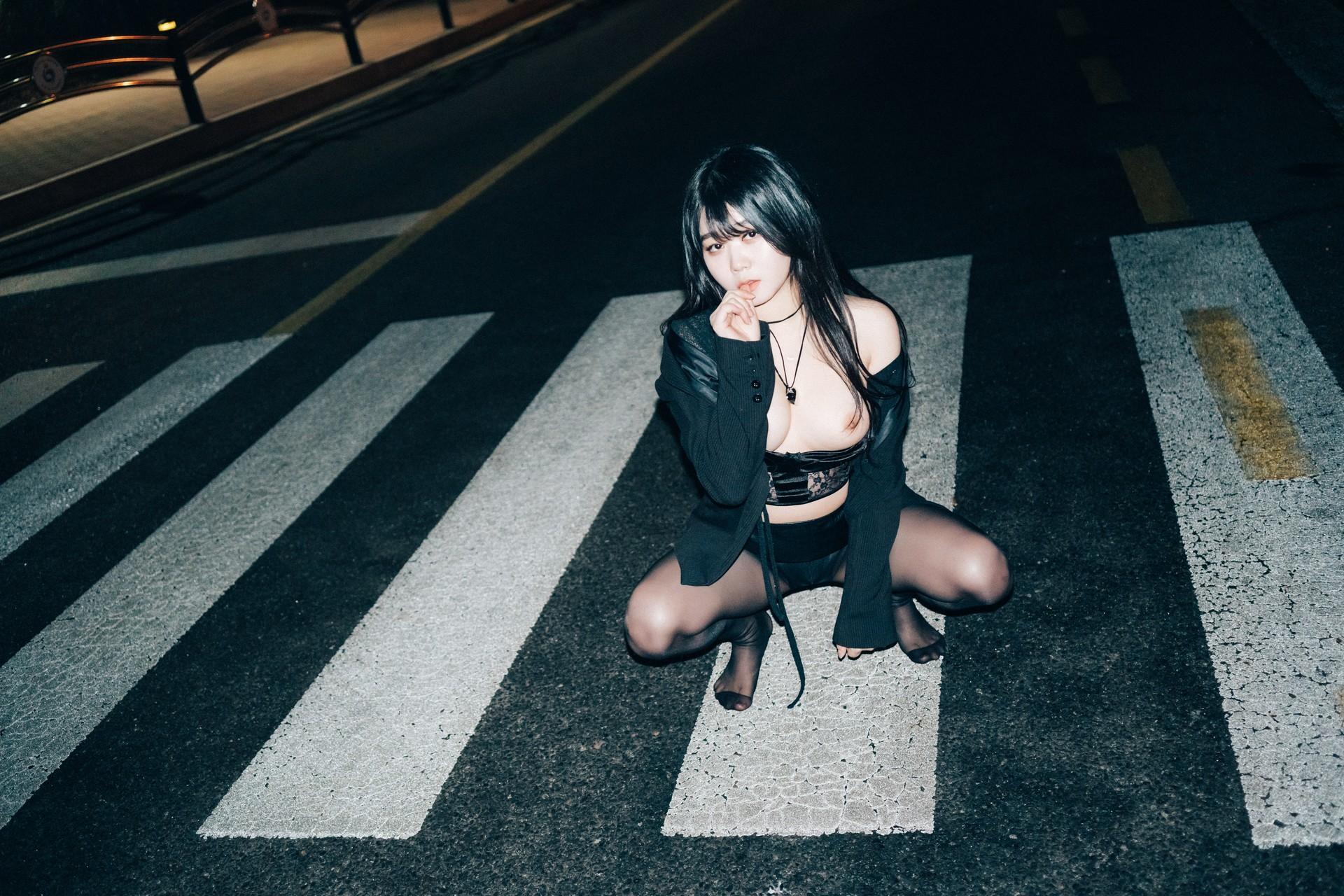 ZIA.Kwon 권지아, [Loozy] XXX At Night Road Set.01(26)