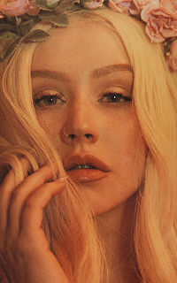 blondynka - Christina Aguilera CmbBFyKw_o