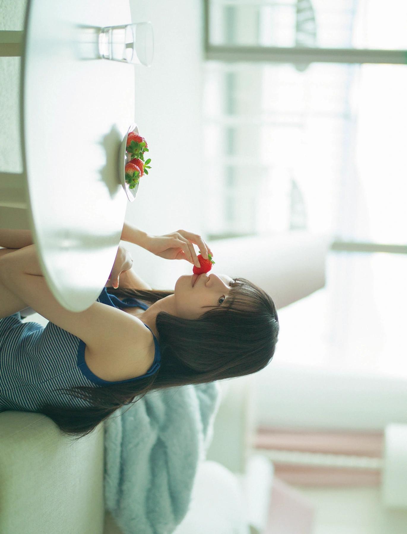 Kotoko Sasaki 佐々木琴子, 1st写真集 「明け方の夢」 Set.02(25)