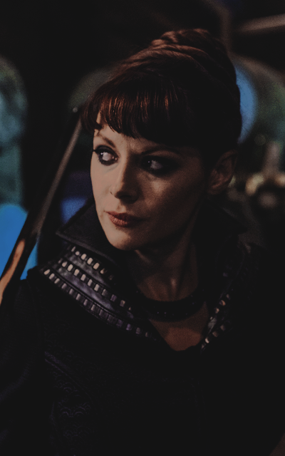 Emily Beecham ZIcWoT7B_o