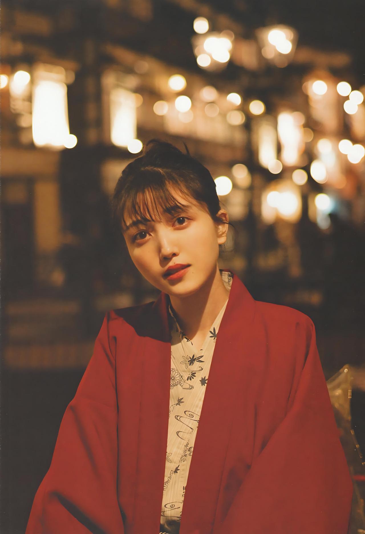 Shiori Kubo 久保史緒里, 1st写真集 [交差点] Set.03(38)