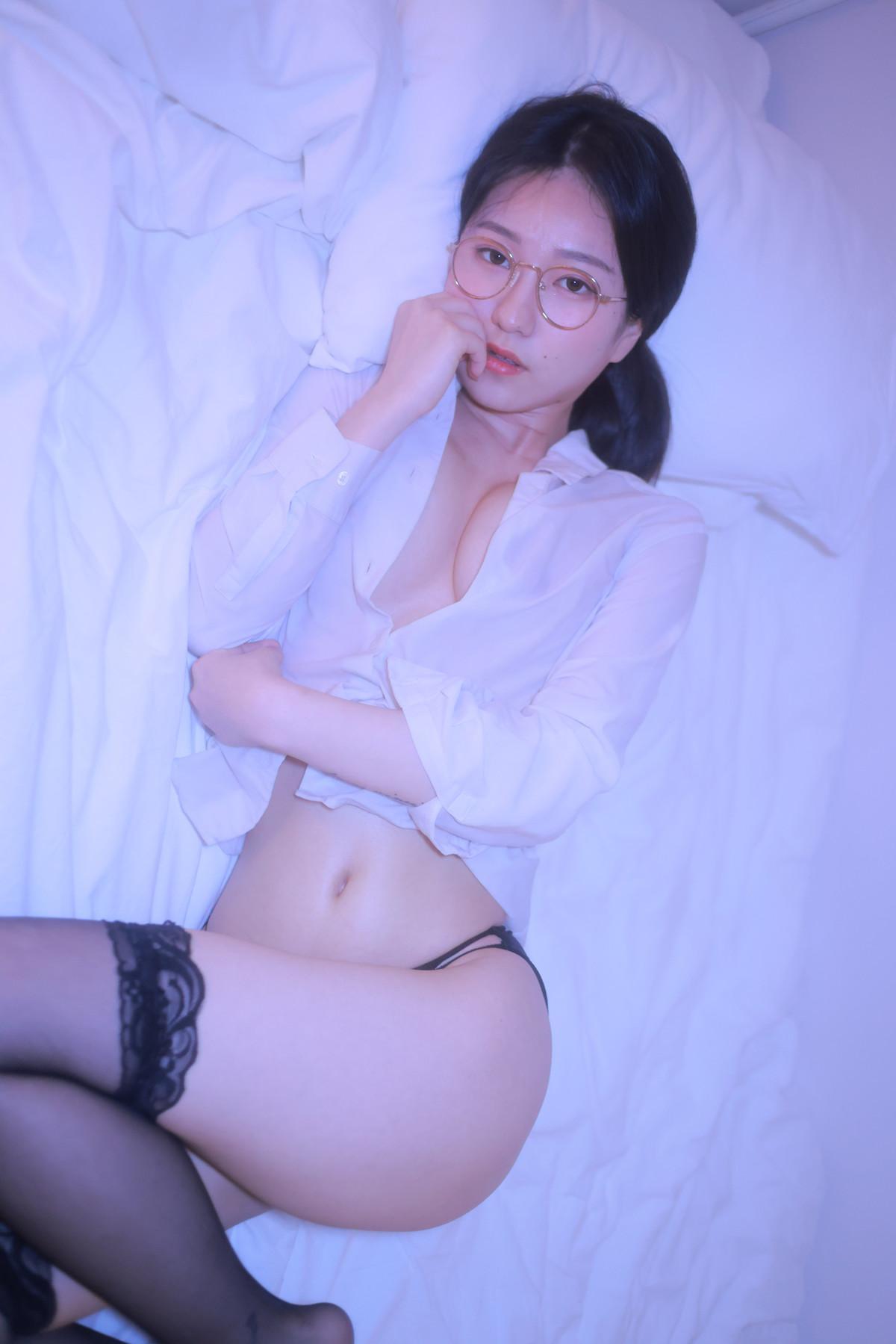 Sehee 세희, Photobook ‘ Glasses Shirt’ Set.02(11)